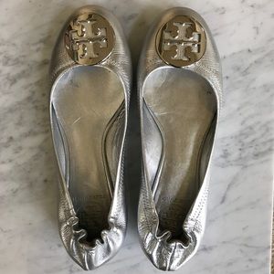 Authentic Silver on Silver Tory Burch Flats Sz 8